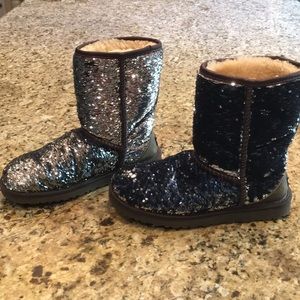 Ugg Short Sequin Boot - silver & navy